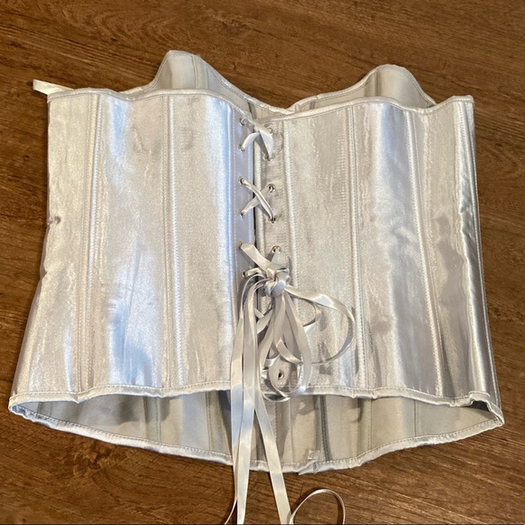 Chicastic corset - Picture 6 of 7